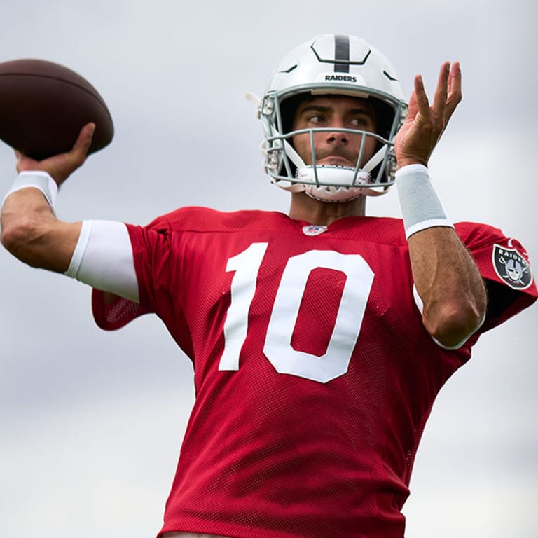 Raiders win season opener behind two touchdowns from Garoppolo