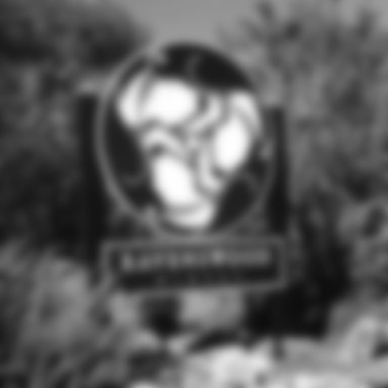 052118-ravenswood-faithful-football