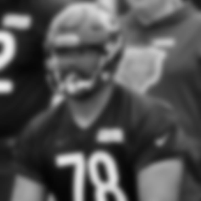 dozier-dakota-2022-action-PRACTICE-CHI