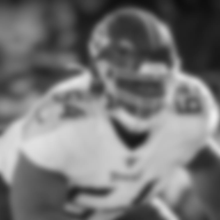 davis-nate-2022-action-TEN