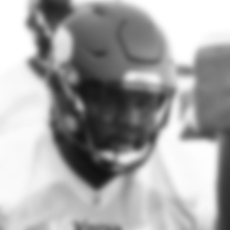 Dalvin-Tomlinson-action-photo-2021