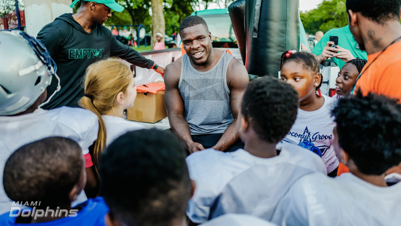 Frank Gore Surprises Coconut Grove Cowboys With Equipment Donation