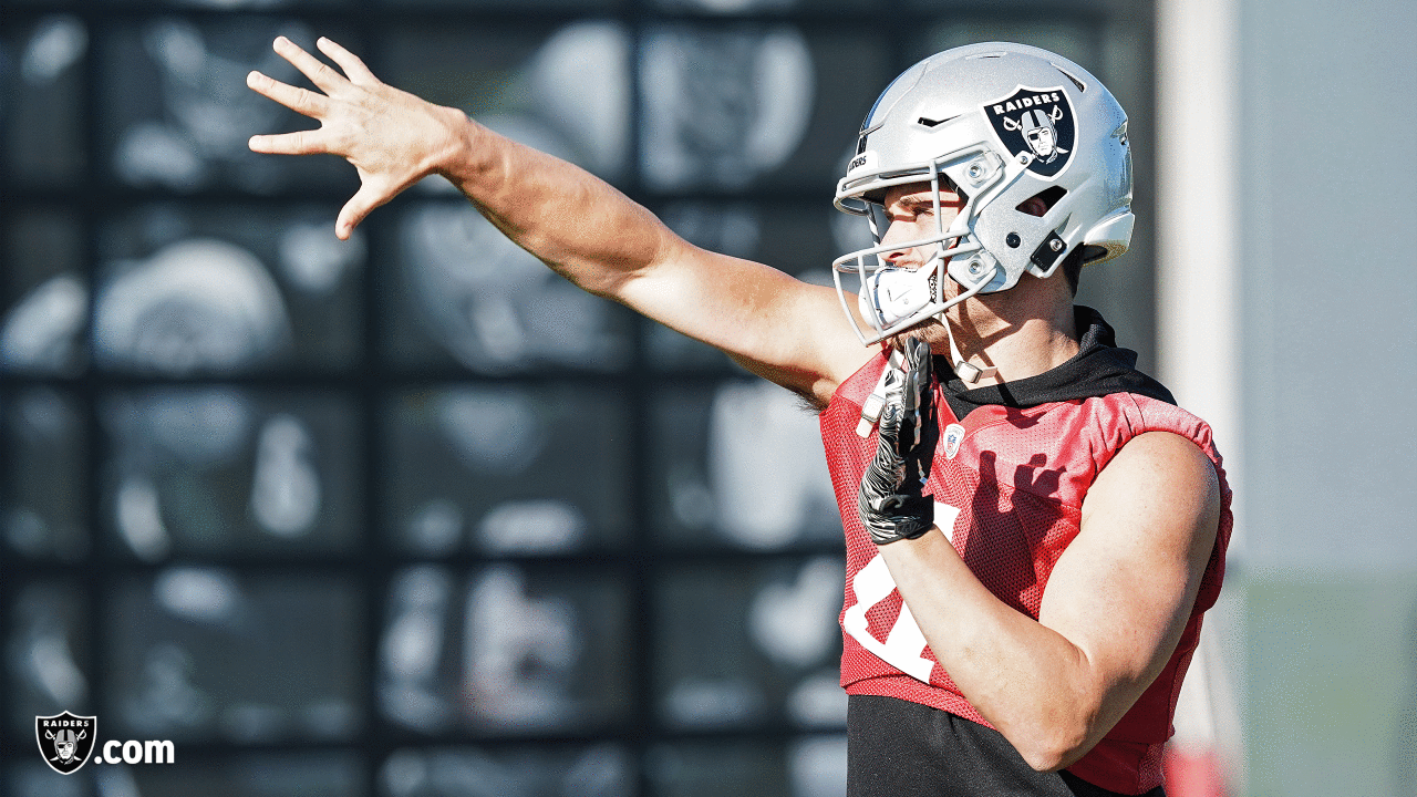 Oakland Raiders quarterback Derek Carr (4) on the field for practice at the Oakland Raiders Practice Facility, Thursday, December 6, 2018, in Alameda, California.