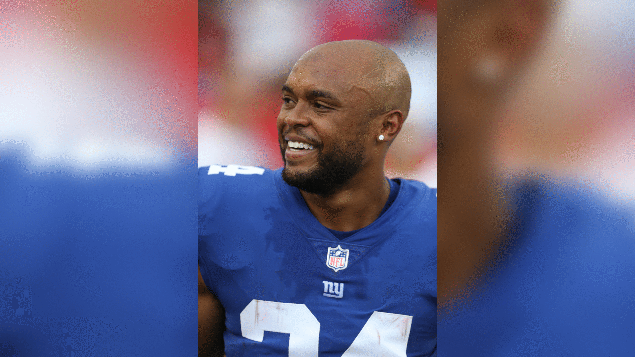 New York Giants running back Shane Vereen (34) looks up from the sideline with his helmet off during a NFL football game against the Tampa Bay Buccaneers, Sunday, October 1, 2017 in Tampa. The Buccaneers won the game 25-23. (Paul Jasienski via AP)
