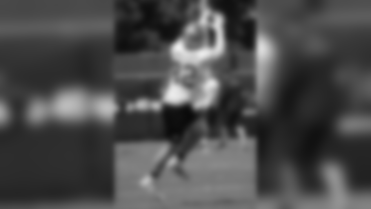 TE Ross Dwelley