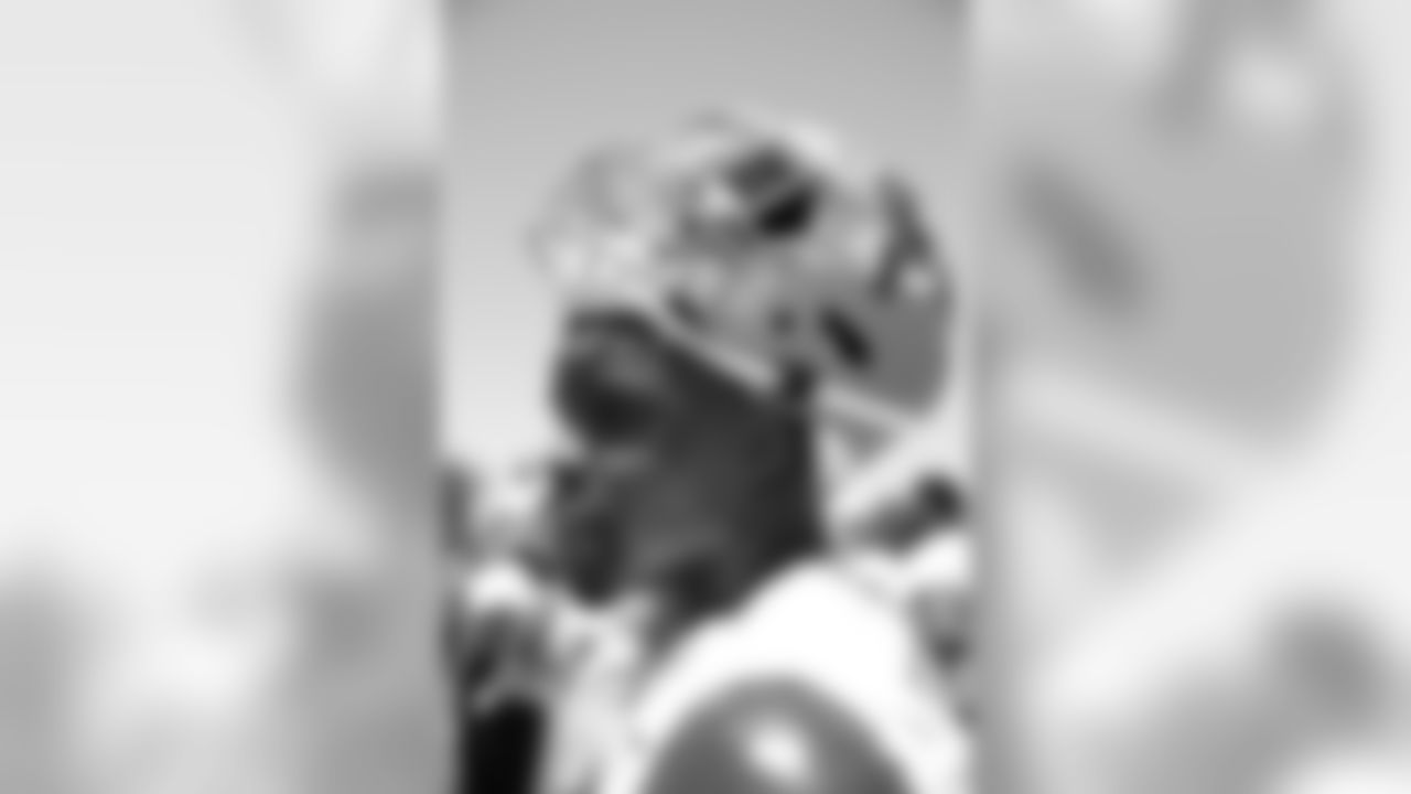 LB Dre Greenlaw