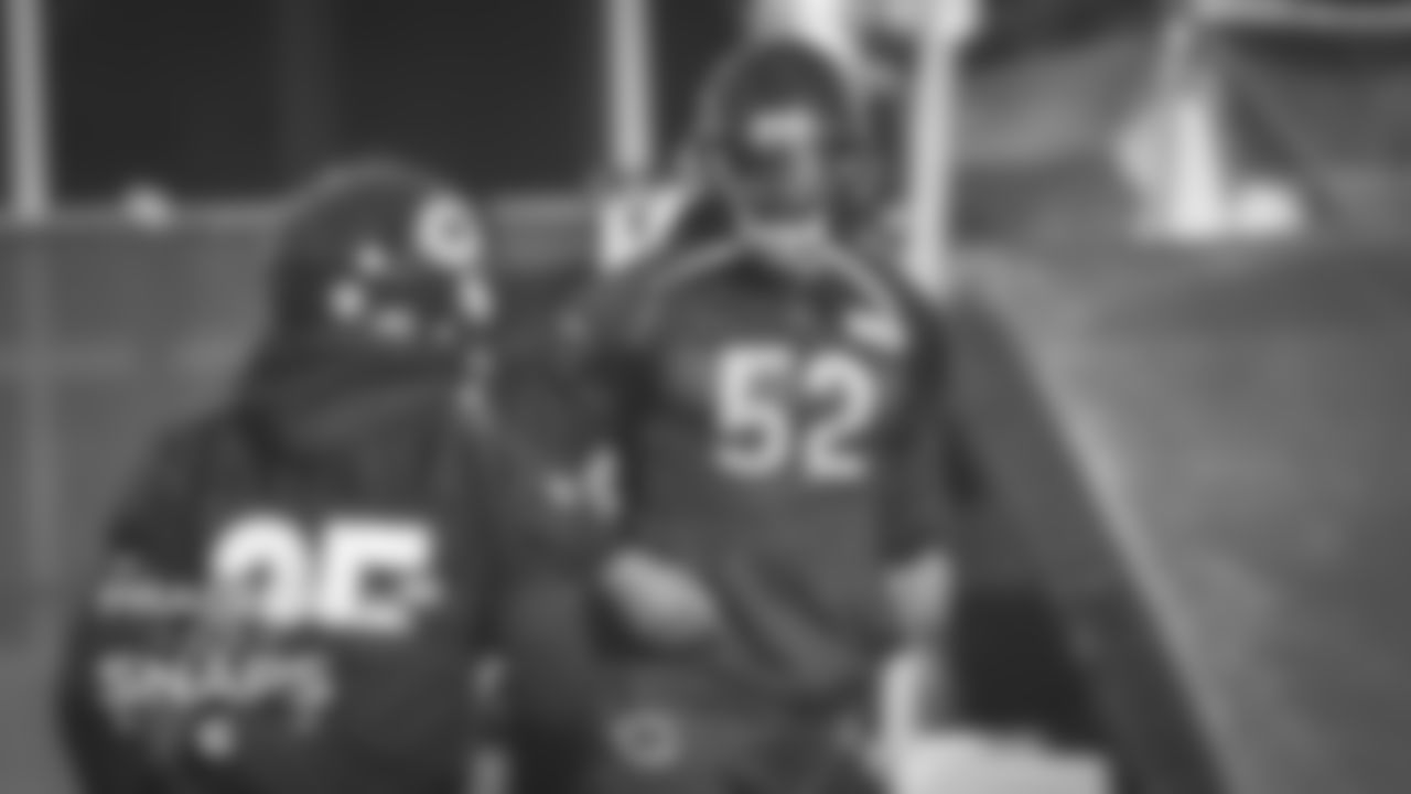 OLB Khalil mack