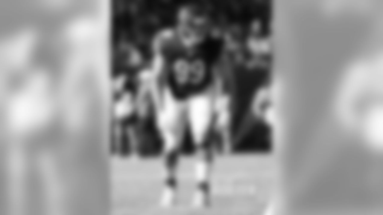 OLB Aaron Lynch