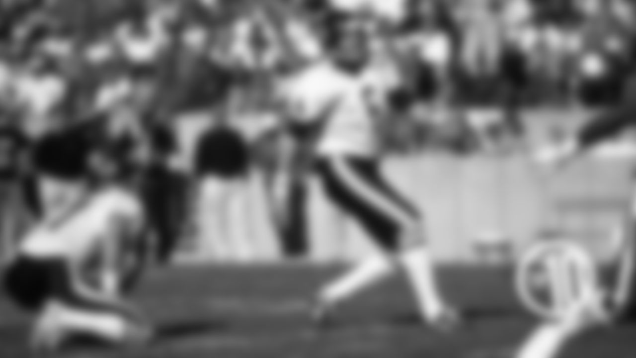 3. Kevin Butler's 52-yard field goal as time expired lifted the Bears to a 26-24 win over the Green Bay Packers at Lambeau Field on Nov. 8, 1987.