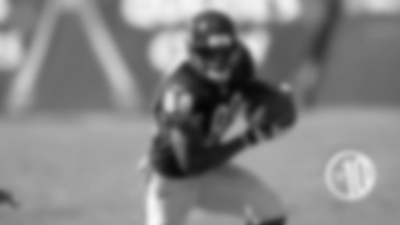 (6) Marcus Robinson, receiver (1997)
Robinson played five seasons with the Bears, catching 187 passes for 2,695 yards and 20 touchdowns. He set a franchise single-season receiving record that has since been broken with 1,400 yards in 1999.