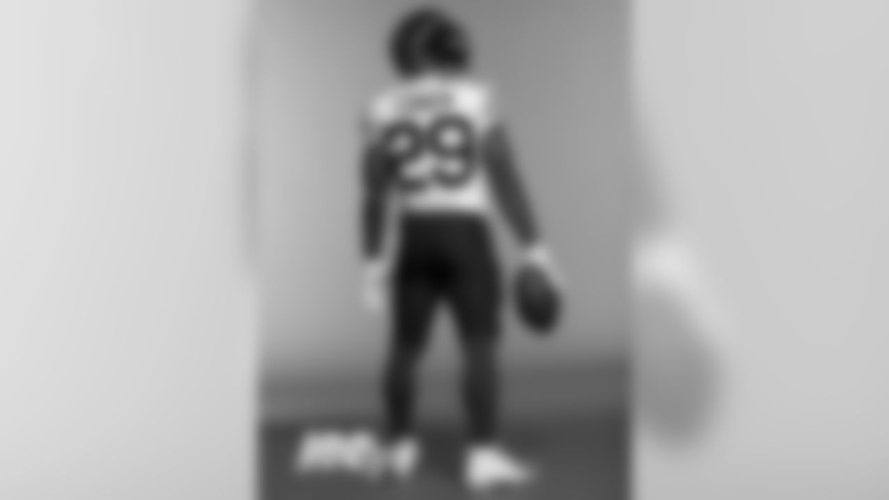 The Bears officially revealed the full classic uniform that will be worn twice during the 2019 season at Bears100 Celebration Weekend.