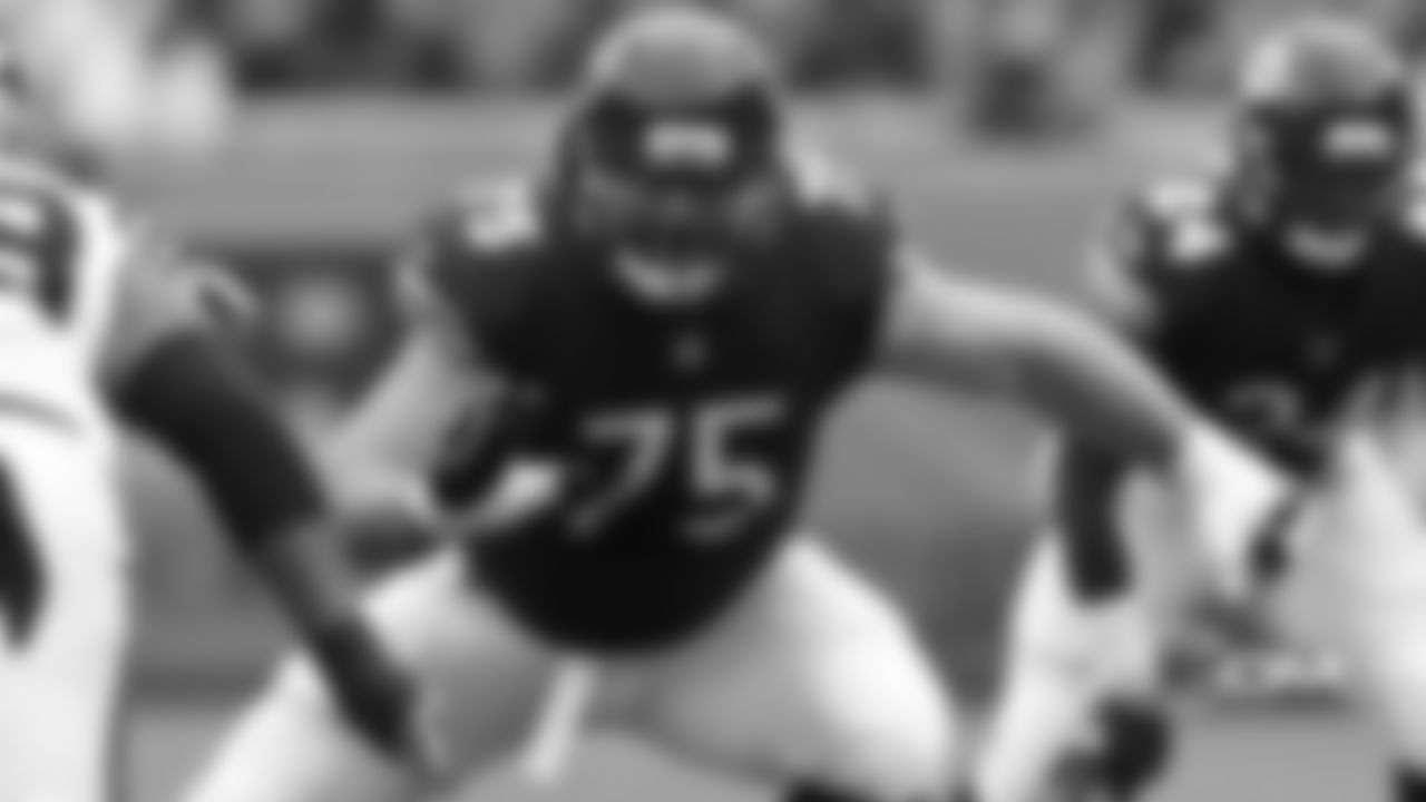 RG Kyle Long