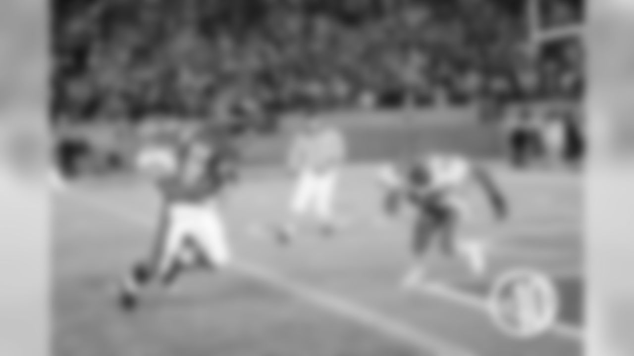 6. Bears 19, Jets 13 - Sept. 23, 1991: Jim Harbaugh threw a 6-yard TD pass to Neal Anderson on the final play of regulation and then won the game with a 1-yard touchdown sneak late in overtime.