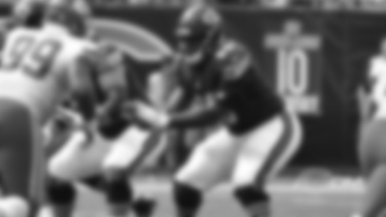 OL James Daniels