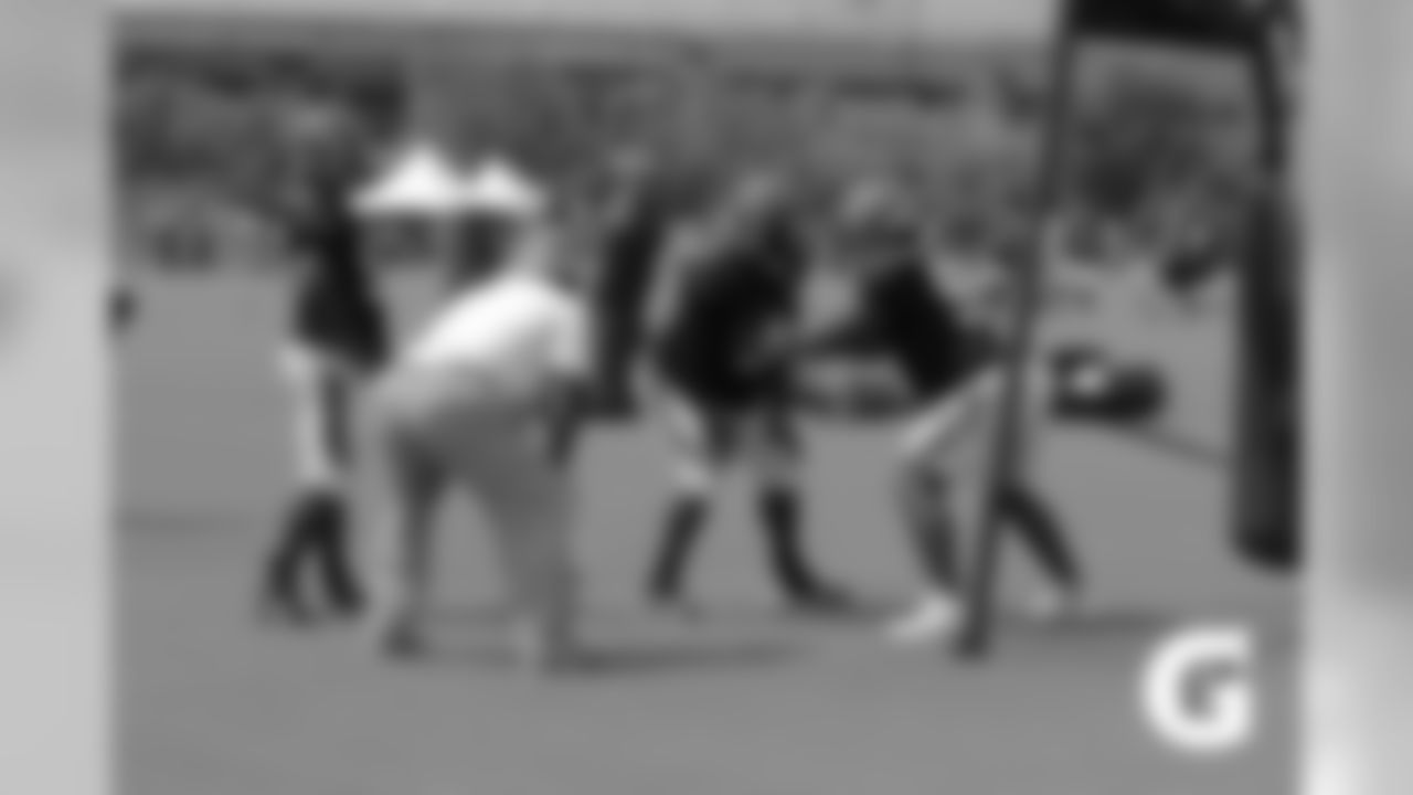 GATORADE-180806-Training_Camp-D-Line_Drills_Wilson