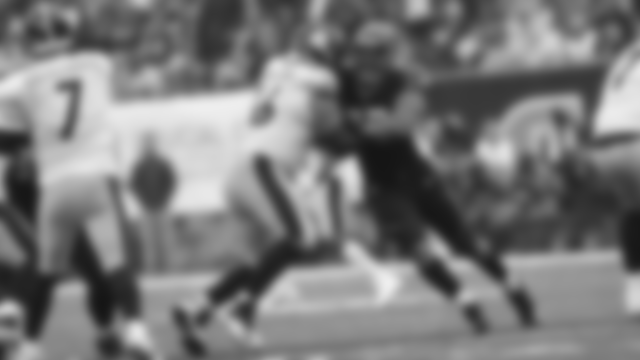 Bengals defensive end Jordan Willis rushes the passer in a week six matchup against the Pittsburgh Steelers.