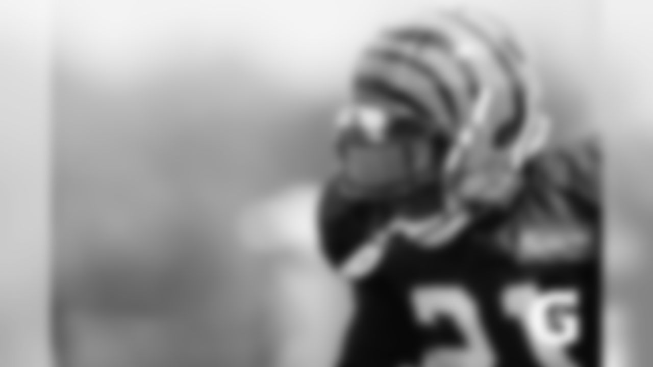 GATORADE-180806-Training_Camp-Dennard_Helmet_Close_Up
