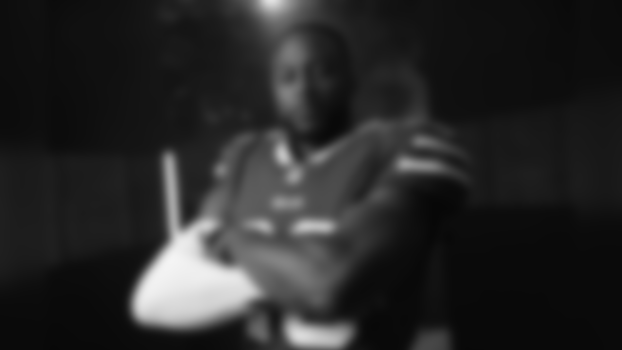 RB Taiwan Jones (26)