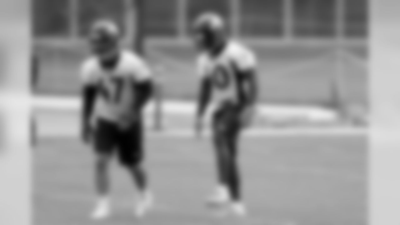 Linebackers Josey Jewell and Keishawn Bierria participate in rookie minicamp.