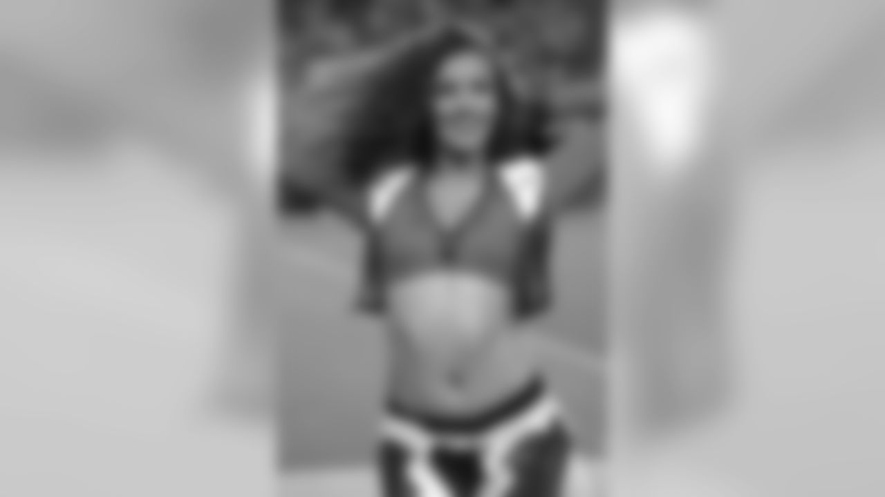 DBC, Cheerleaders, Breanna