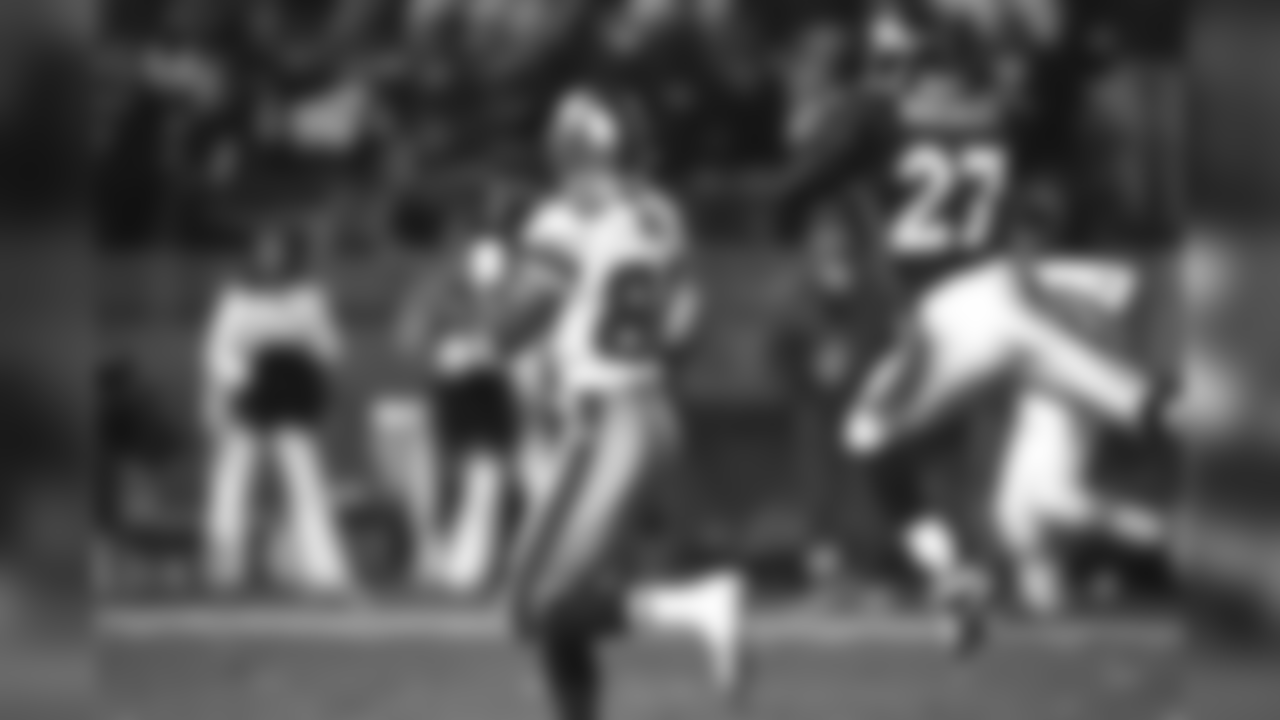 Terrell Buckley intercepts a 49er's pass attempt against the San Francisco 49ers at Mile High Stadium in Denver, CO on December 23, 2000.