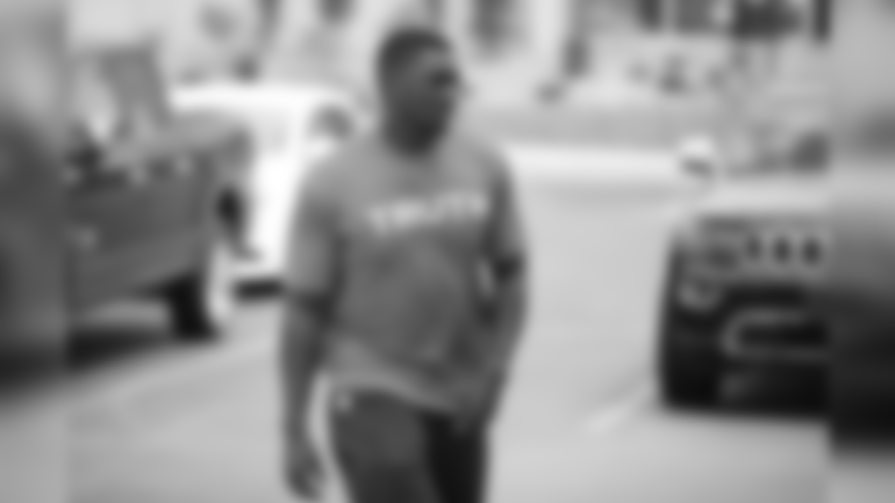 Tight end Austin Traylor arrives for training camp on July 27, 2018.