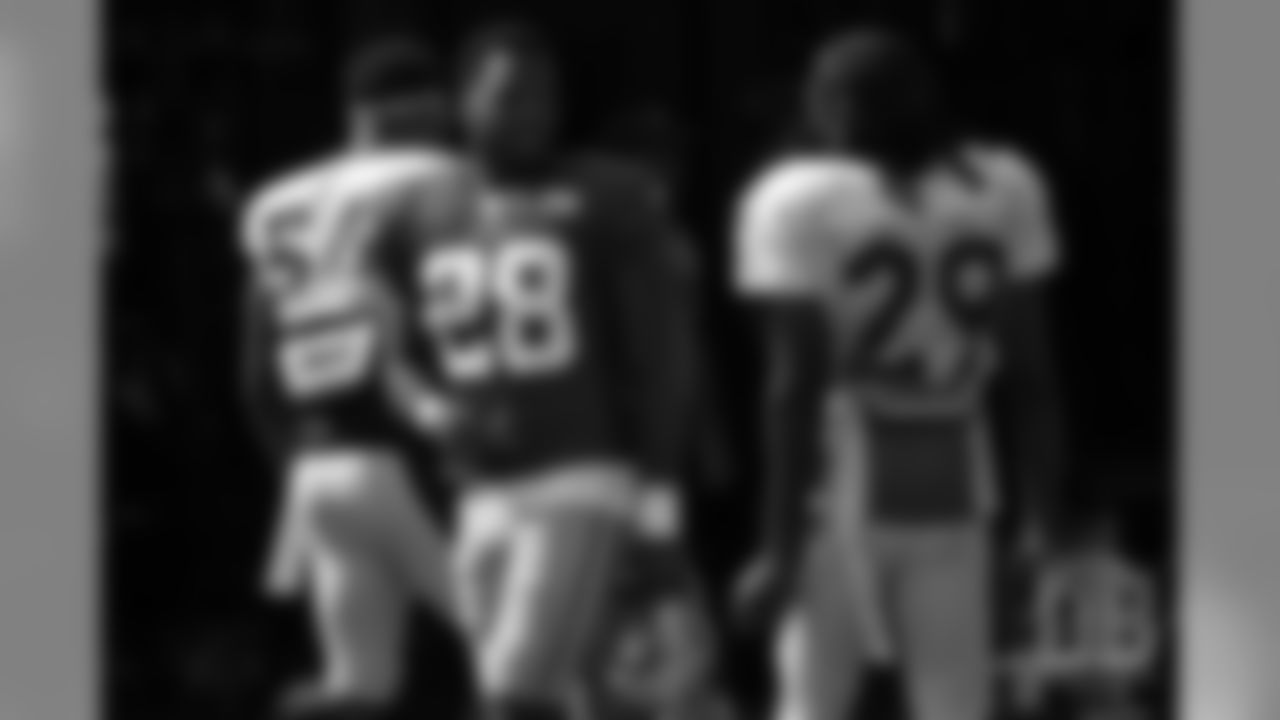 Former Ohio State teammates RB Carlos Hyde and CB Bradley Roby. (photo by Ben Swanson)