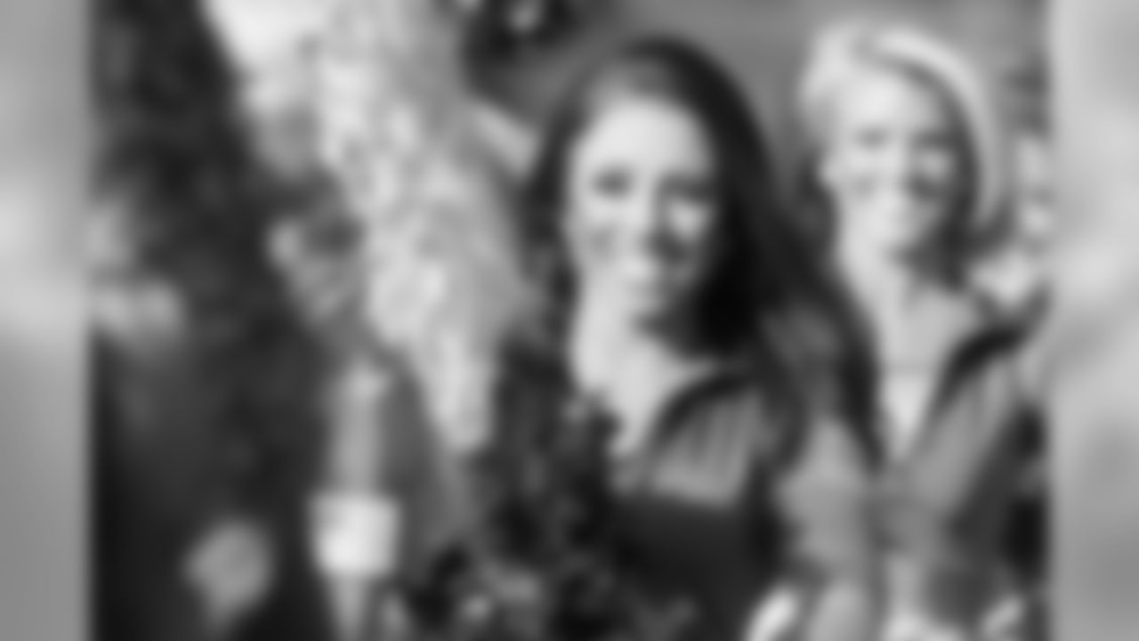 151115, Denver Broncos, KCC, 2015, Salute to Service DBC, Cheerleaders Katherine