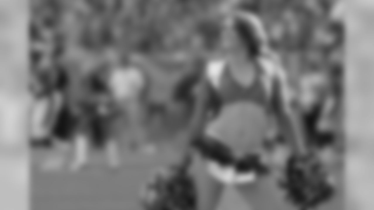 2018, Denver Broncos, Seattle Seahawks, Cheerleaders, DBC Emily