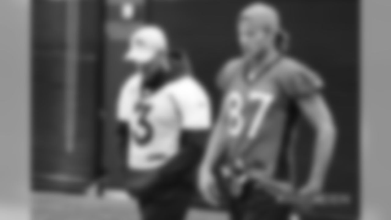 Colby Wadman and Jordan Taylor during a Saturday walkthrough at UCHealth Training Center on November 3, 2018.