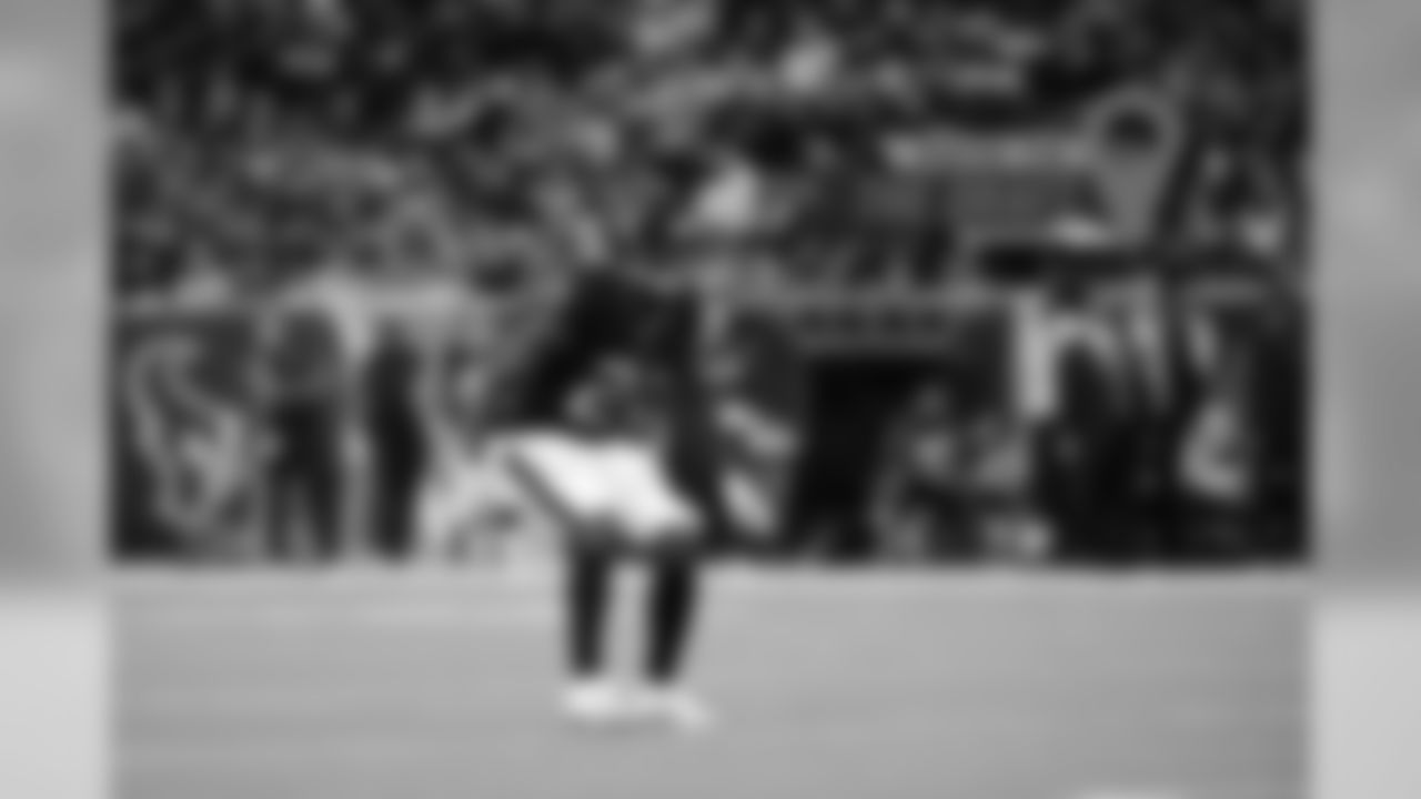 The dependable Gilchrist had a solid season for Houston last year after spending the 2015 and 2016 seasons with the Jets following a four-year stint in San Diego. You know what you're getting with Gilchrist, and while he might linger on the market, he will be a good option for a team that doesn't find its answer on the market right away. (Matt Patterson via AP)