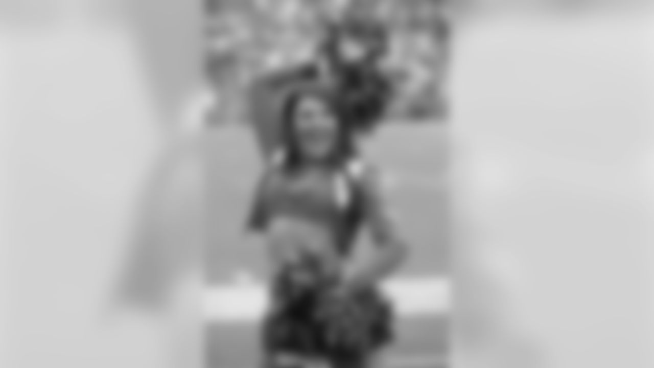 Denver Broncos, DBC, Cheerleaders Jozie