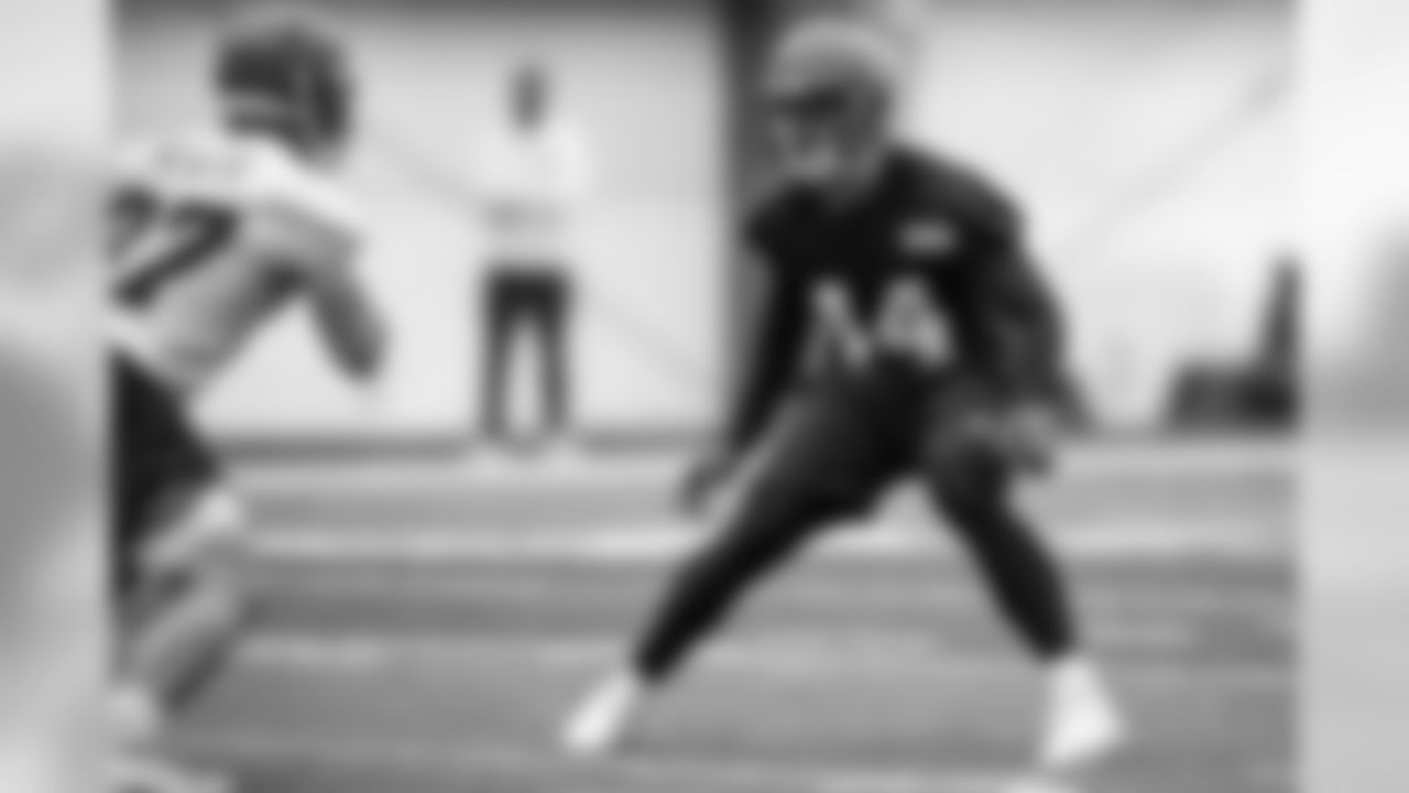 Linebacker Sione Takitaki (44) during the sixth practice of OTAs on May 23, 2019.