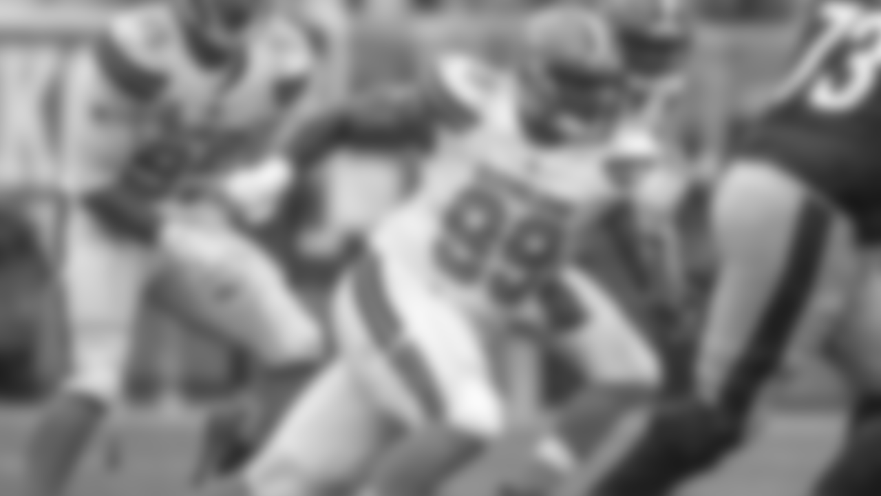 DL Devaroe Lawrence in action against the Pittsburgh Steelers.