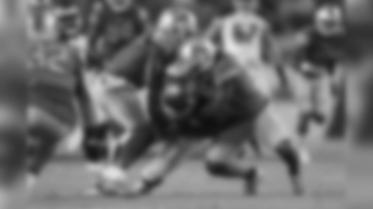 TE O.J. Howard, No. 80