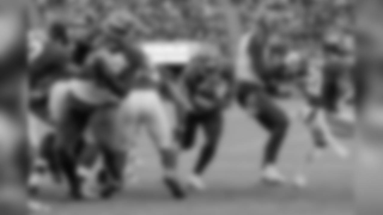 RB Peyton Barber, No. 25