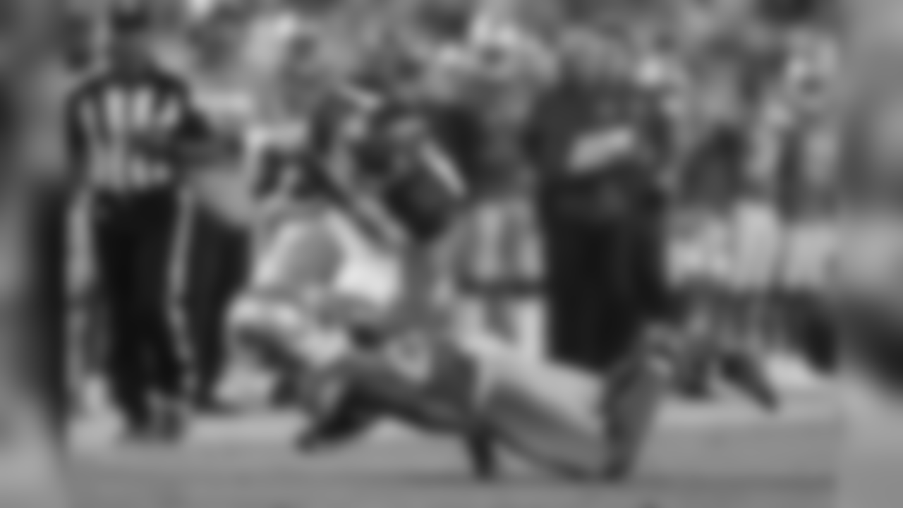 TE Anthony Auclair, No. 82