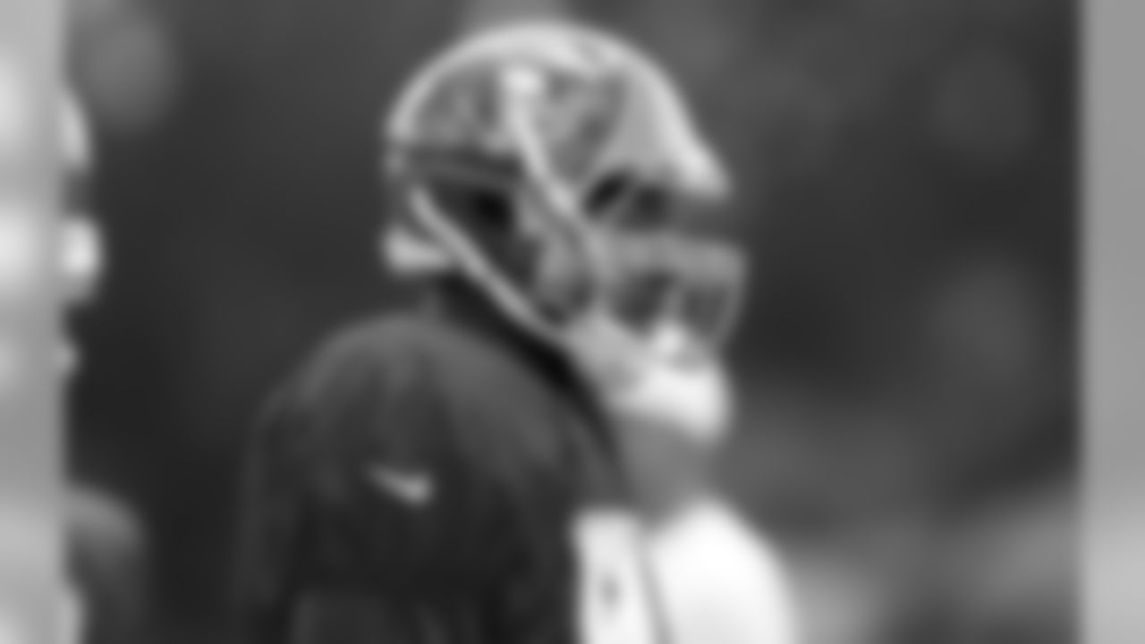 #96 DE Ryan Russell