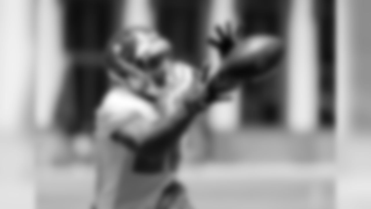 WR Mike Thomas