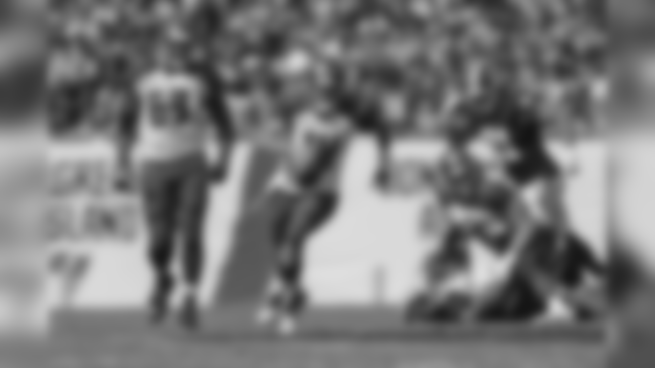 QB Ryan Fitzpatrick, No. 14