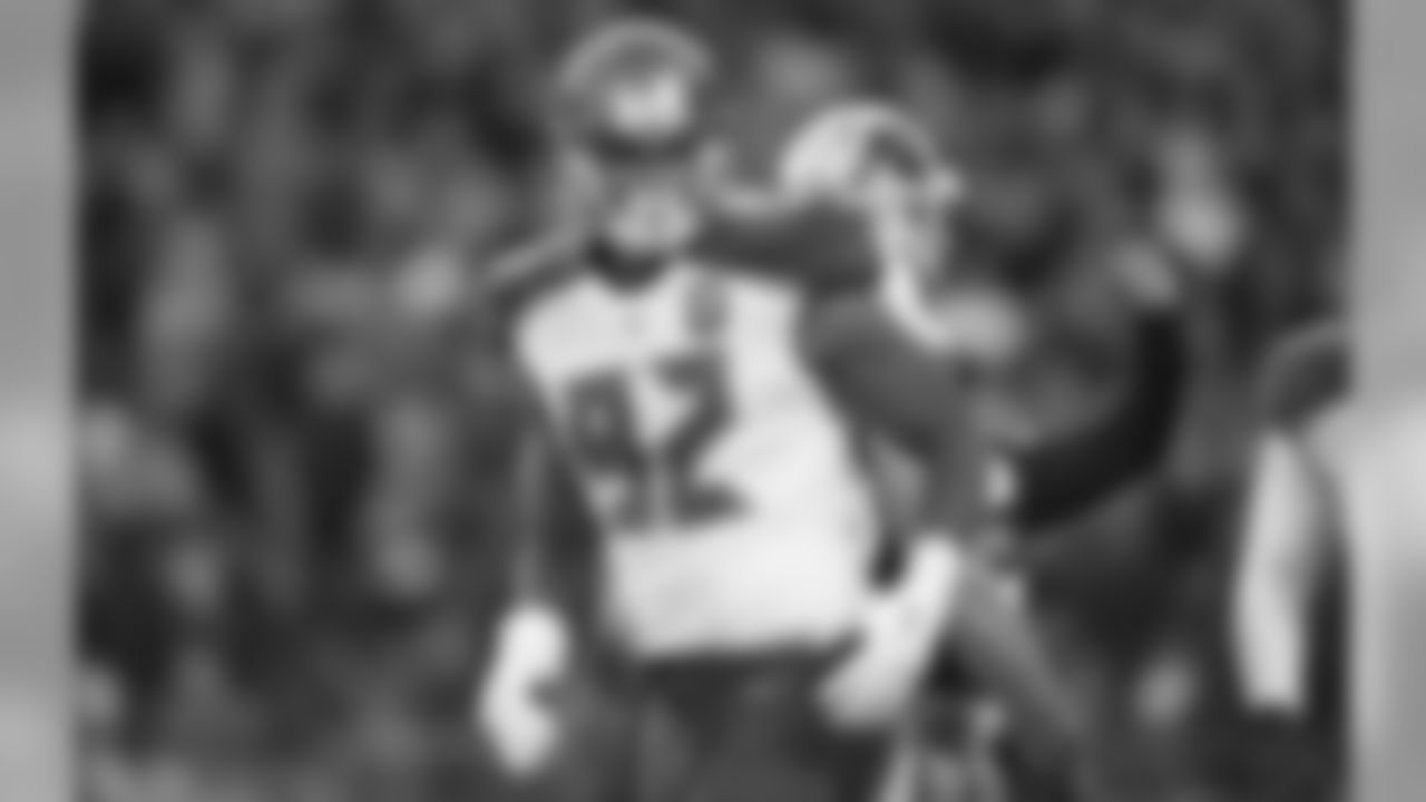 92 - DE William Gholston