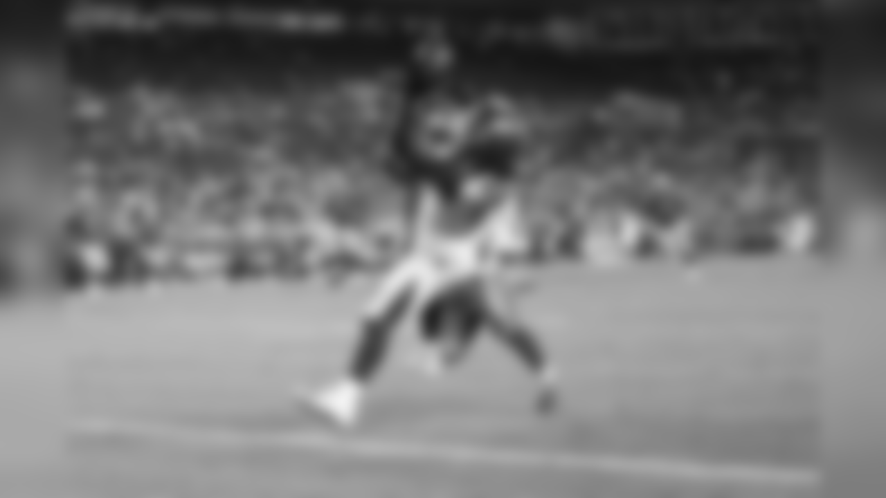 WR Freddie Martino, No. 16