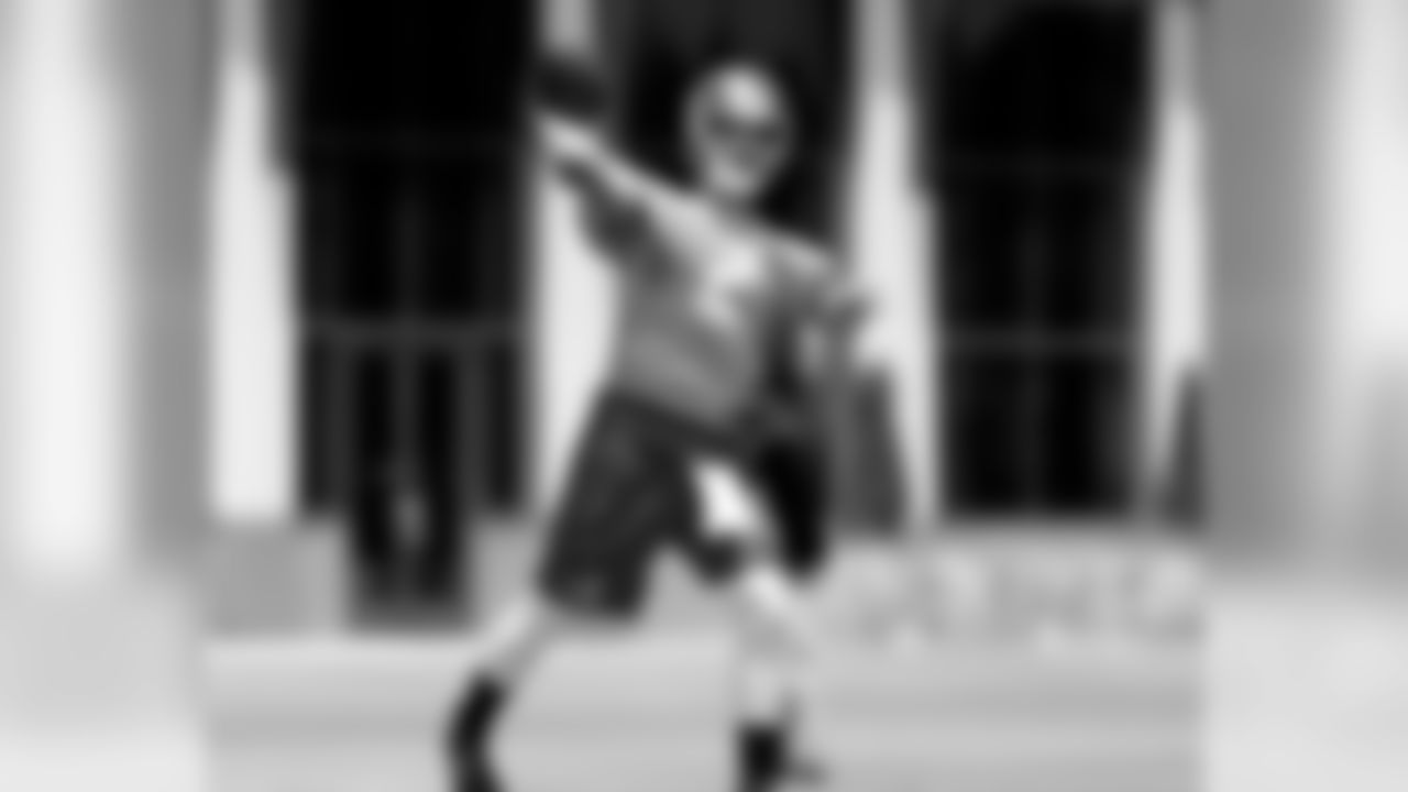 QB Steven Bench