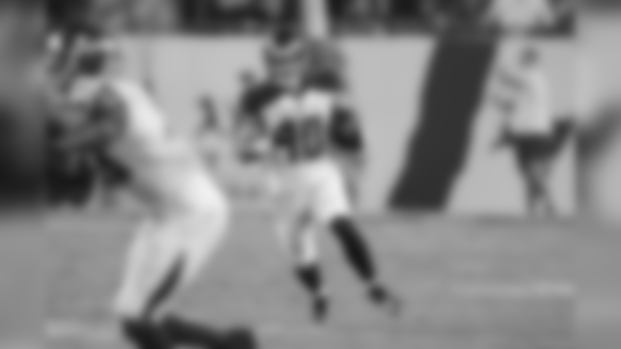 WR Adam Humphries, No. 10