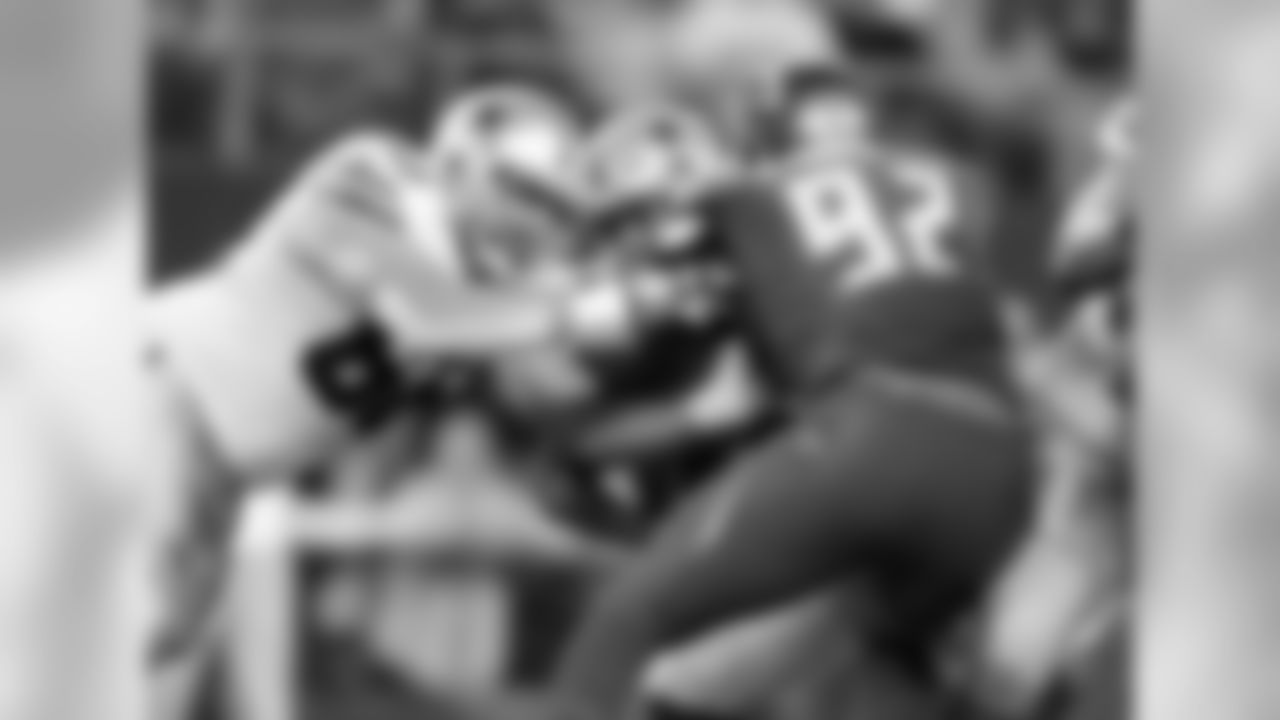 #92 DE William Gholston