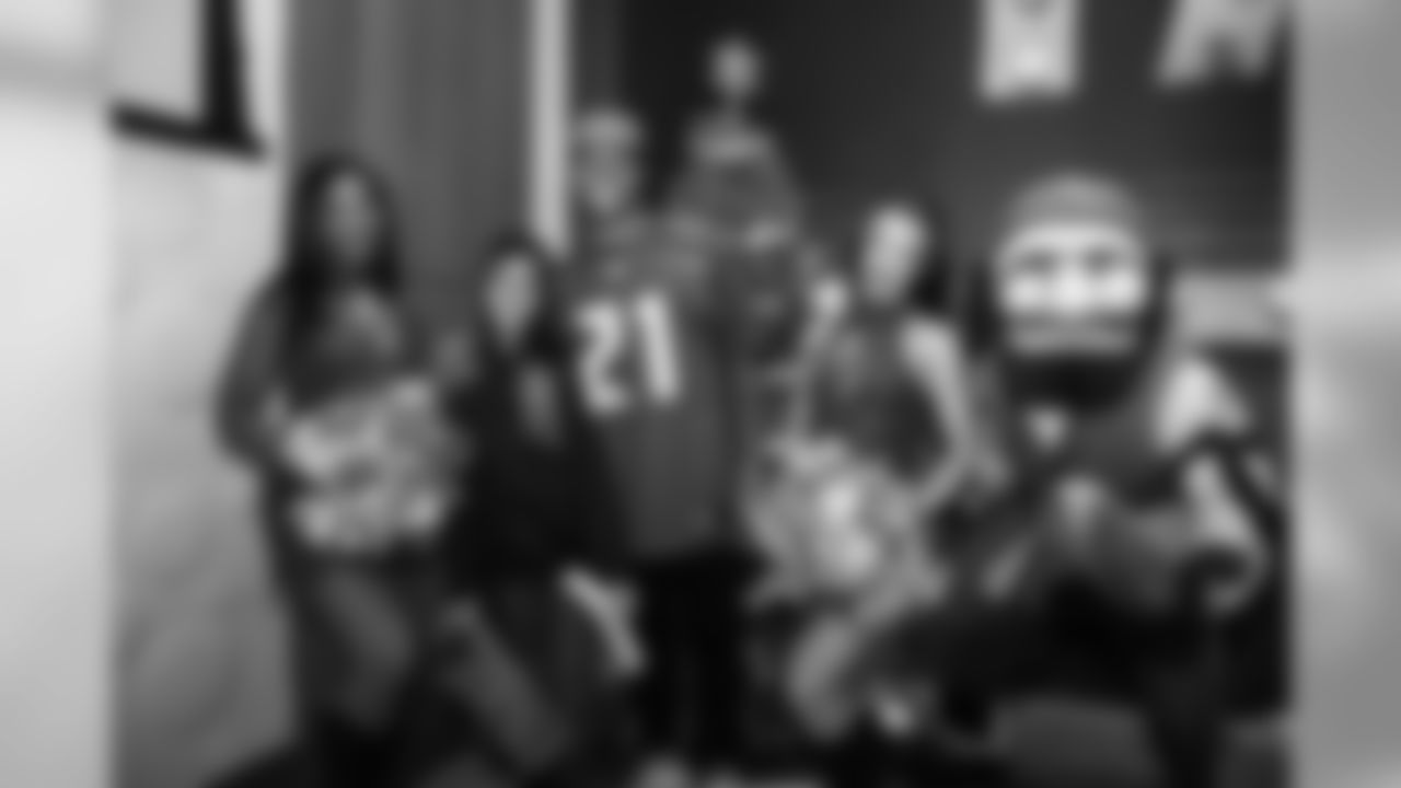 181209_GL_JEWeb_016