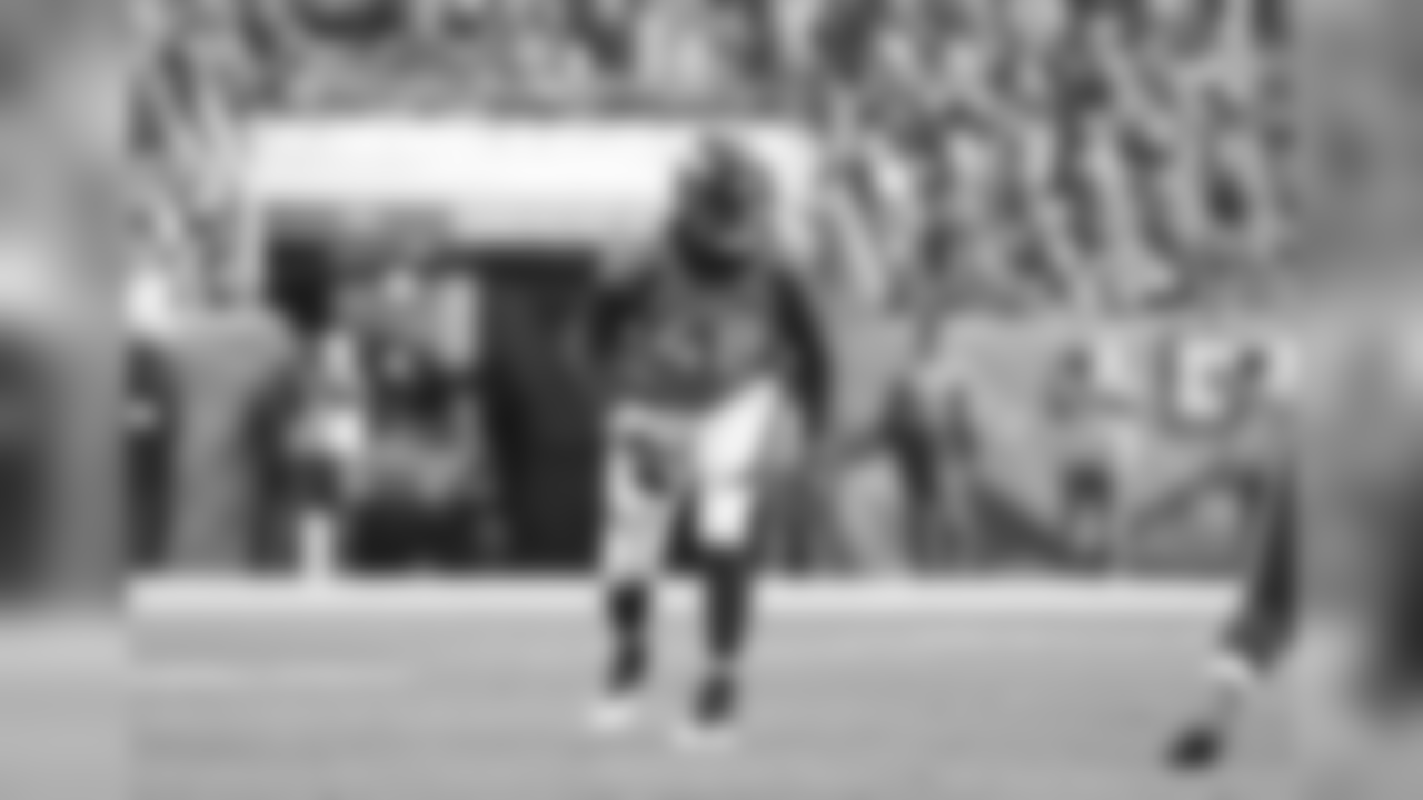 OLB Shaquil Barrett