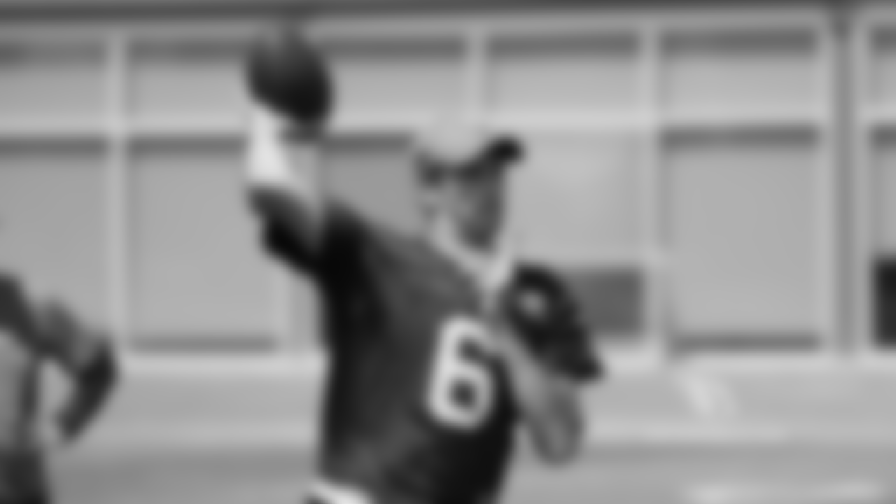 QB Charles Kanoff