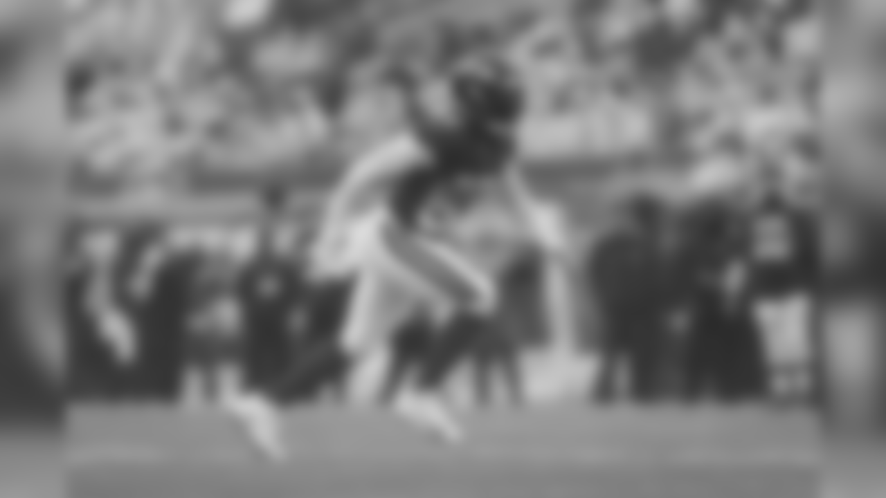 ILB C.J. Mosley