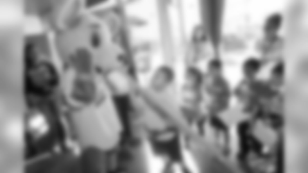 Los Angeles Chargers and BioLase Partner with TeamSmile to
Provide Free Dental Care to Children